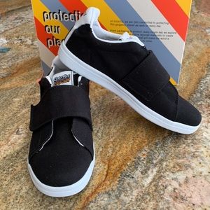 Goats Canvas Sneakers